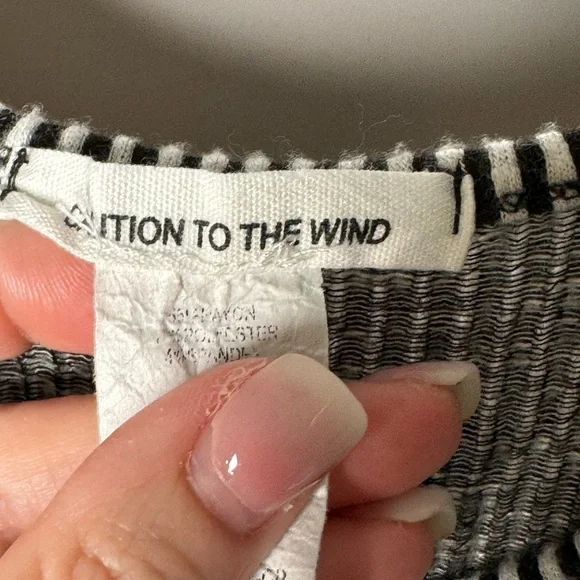 Caution to the Wind Women’s / Juniors tank - Picture 3 of 3